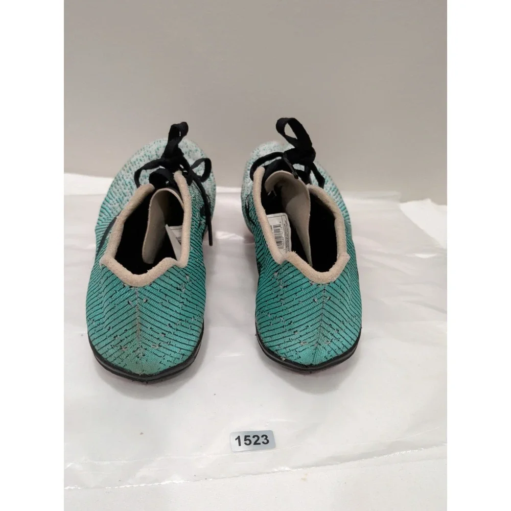 BROOKS woman's Sz 8 Mach 19 Running Shoes Aqua Blue